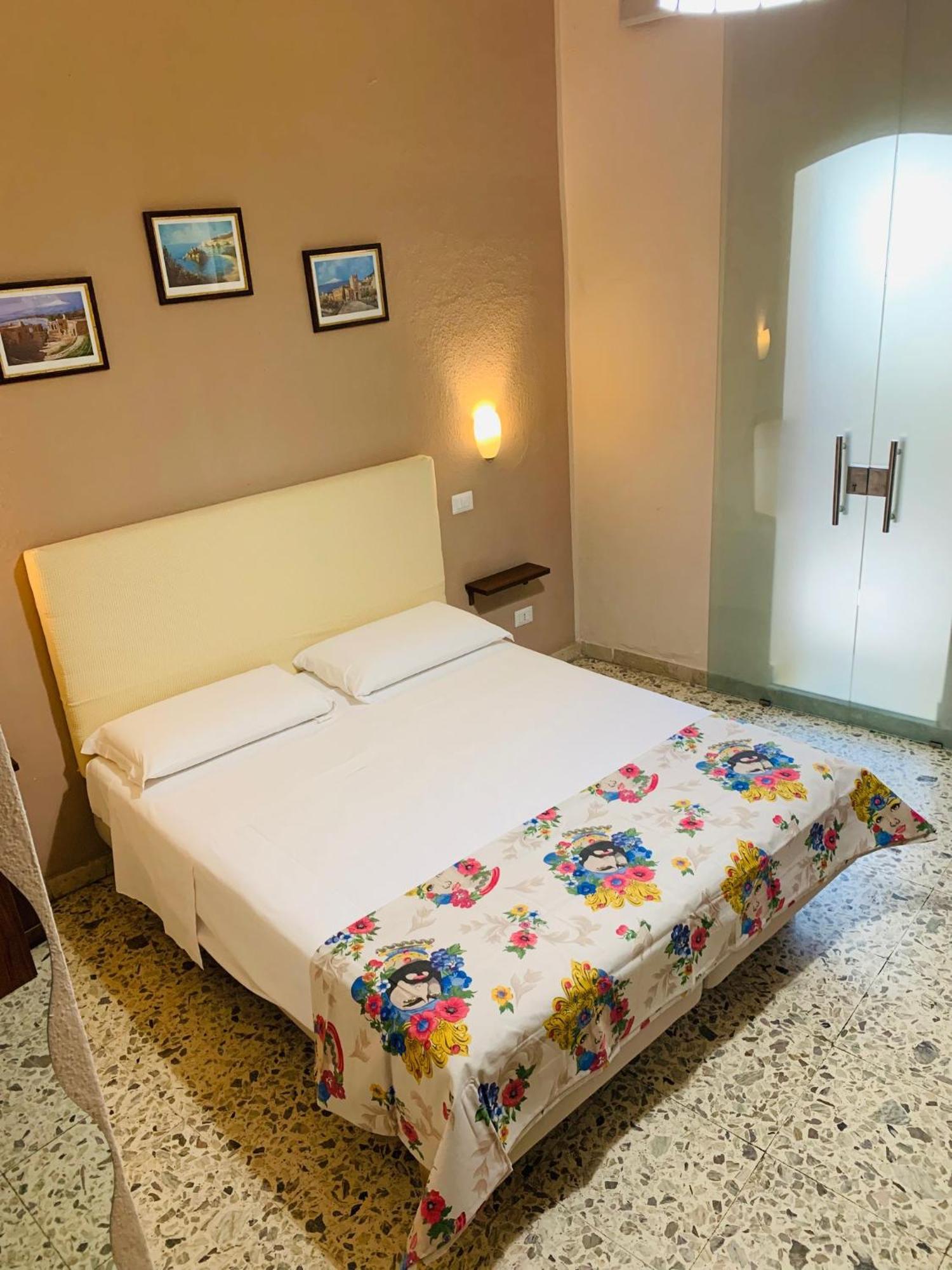 Casa Melany Apartment Таормина Екстериор снимка